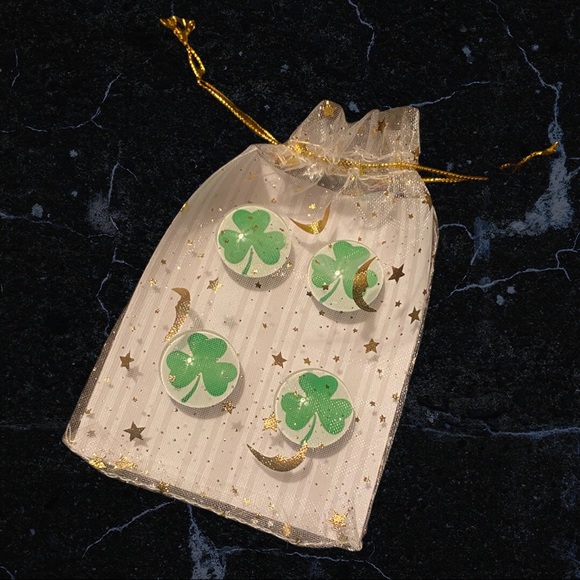 Set of Four Shamrocks/Clovers Magnets Cabochons Gift! - Picture 3 of 6